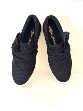 Jolimall Knitted Twist Black Slip-On Sneakers with White Soles
